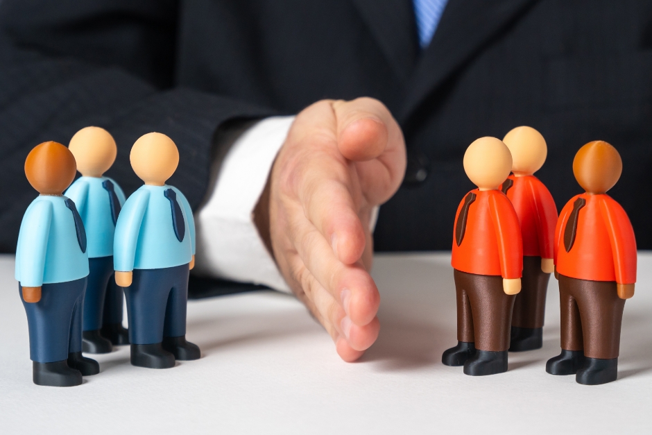 Tech Staffing Solutions vs In-House Hiring: Which Model Works Best for Enterprise-Grade Technology Teams?